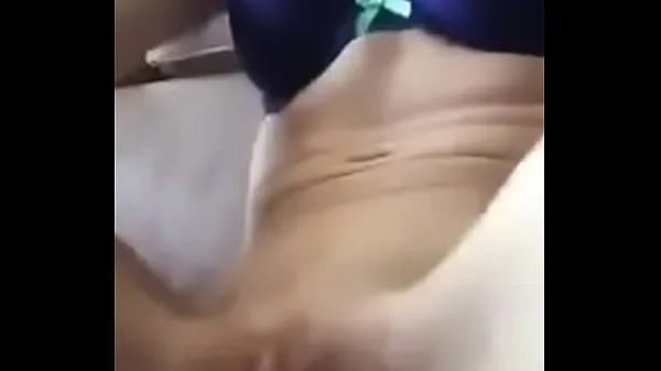 Grandes Young girl masturbating with vibrator clipes de unidade