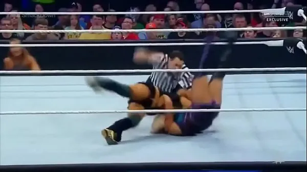 مقاطع محرك الأقراص Dana Brooke vs Becky Lynch. SmackDown الكبيرة