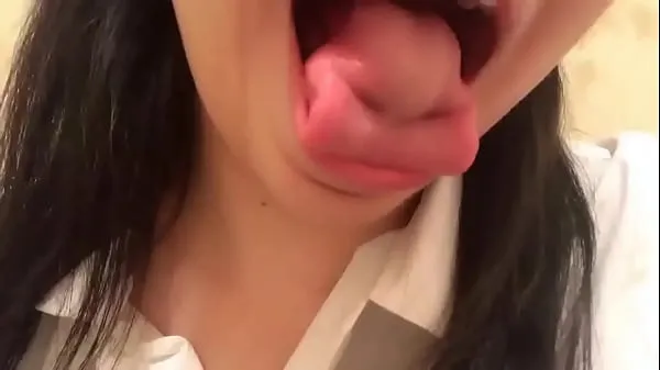 Big Japanese girl showing crazy tongue skills drive Clips