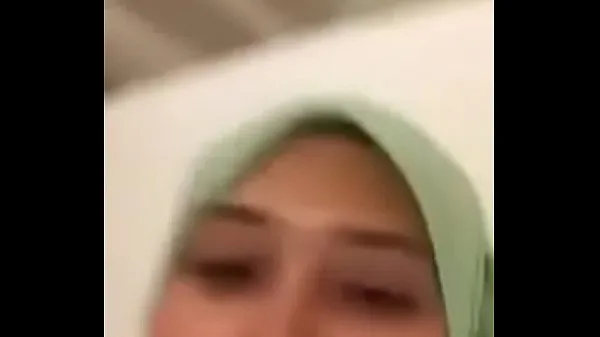 Big Green tudung malay blowjob with sex in hotel drive Clips