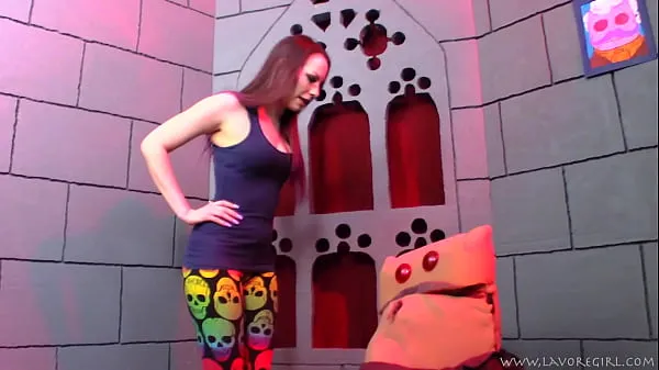 Big Hailey versus Blobby in Tower of Vore drive Clips