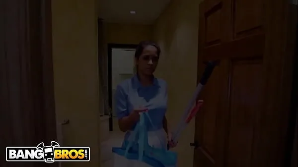 Nagy BANGBROS - Julia Ann Catches Step Son Perving On Latin Maid Abby Lee Brazil vezetési klipek