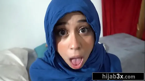 Veliki Muslim Stepsis Keeps Her Hijab On While Fucking Step Bro - Dania Vega pogonski posnetki
