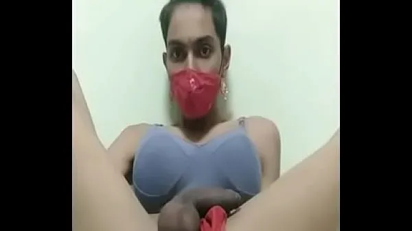 Индийская сисси Rexxy обожает уничтожать ее задницу