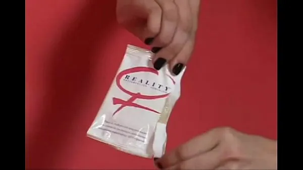 Grote Using Female Condoms schijfclips